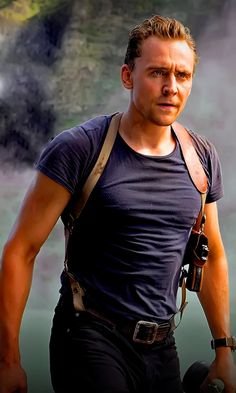 Andreac98910378's tweet image. "Captain"
#HiddlesLetterC #TomHiddleston @HiddlestonSpam @maryensenada @carpediem_isso @hiddlessol @solsunsol