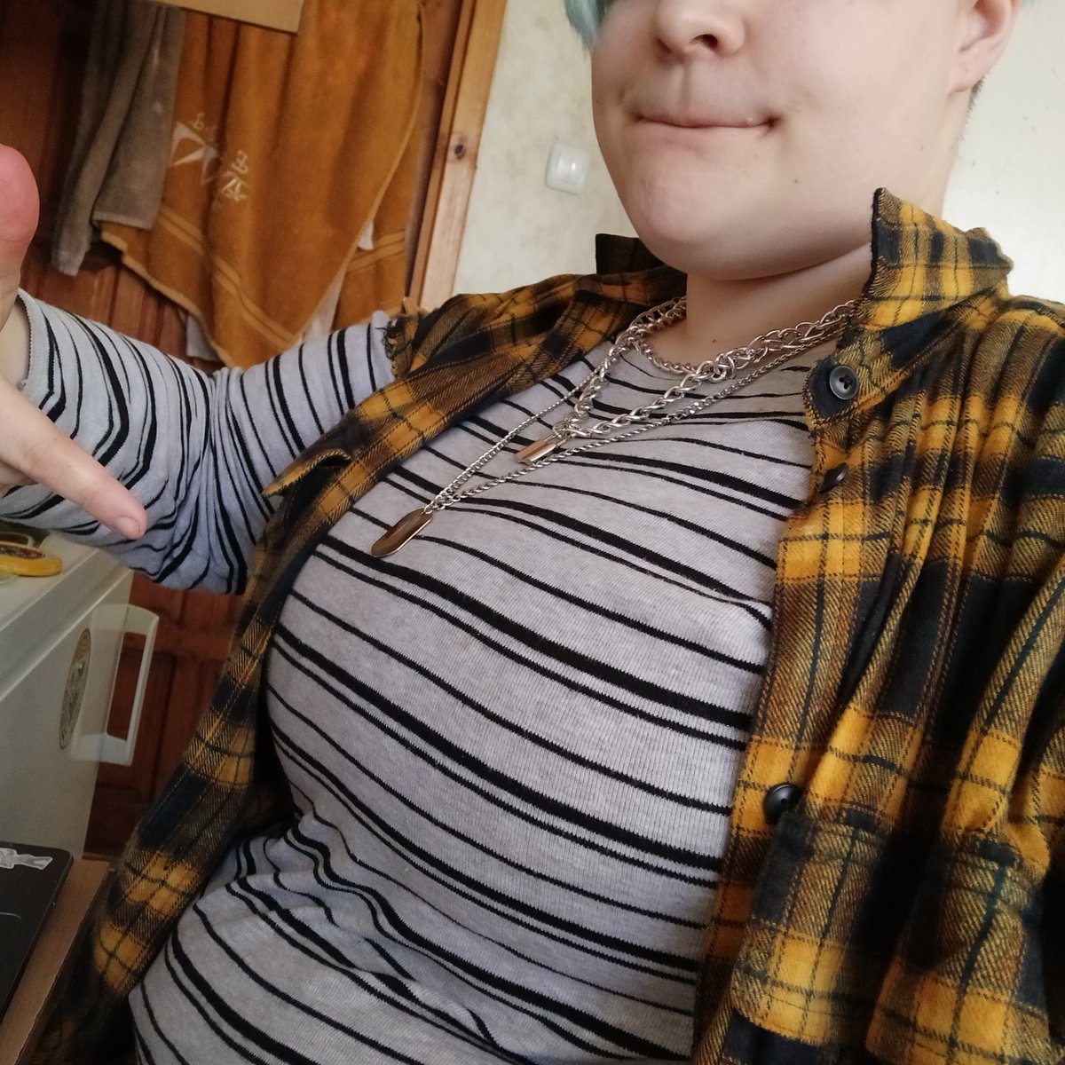 echoaidas's tweet photo. I have a binder and a compression shirt on and i still have the badonkas 😣😣 #transstruggles https://t.co/9T9Pak2xQF