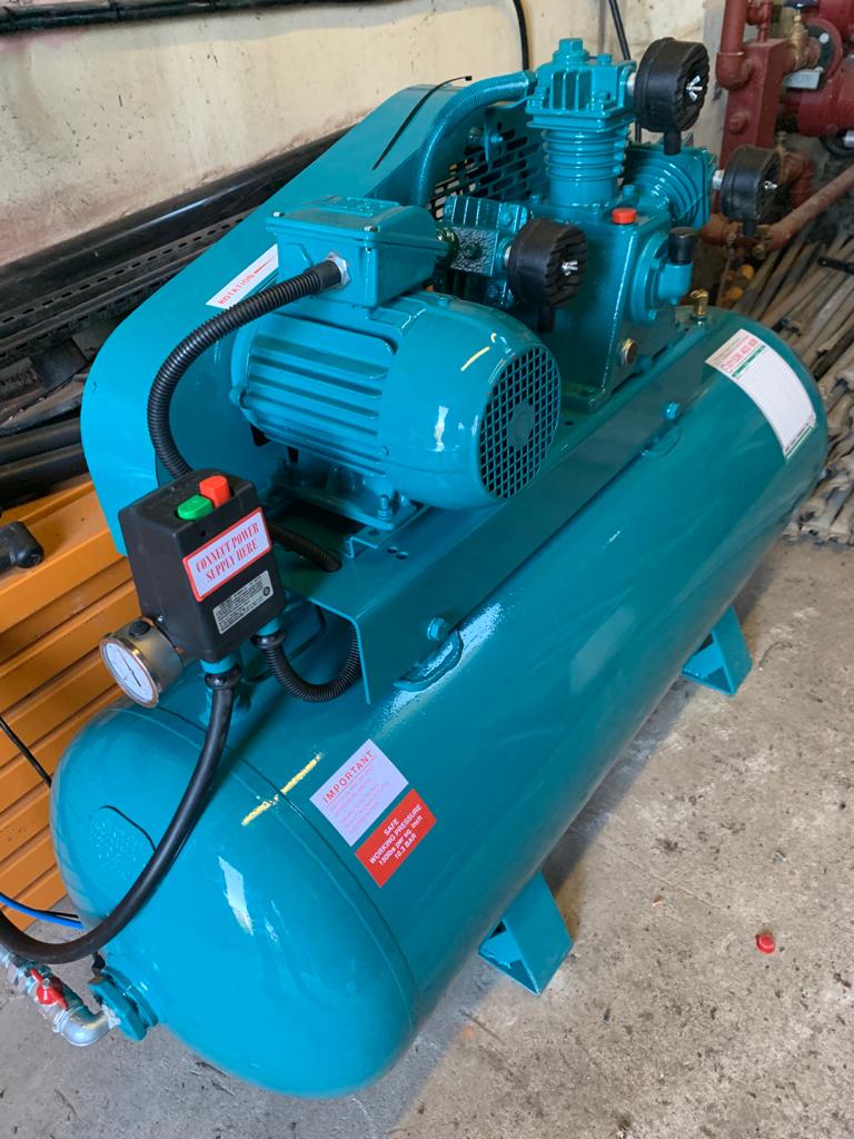 AnzeLimited's tweet photo. Proud to be buying from UK suppliers on #madeinukday 2021.
Professional service on our doorstep from @Aircarecomp. Will you make a pledge to buy from the UK? https://t.co/NHMwAAPjN8