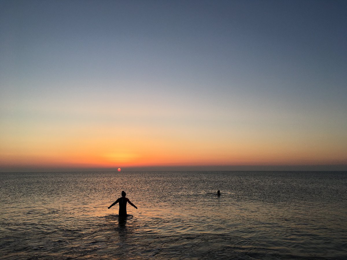 aftjae's tweet photo. Another #SunRise walk on #Teignmouth #FrontBeach #Devon A chilly start to the day didn't stop these swimmers. #TheSunRiseProject https://t.co/CjrHJHdKrZ