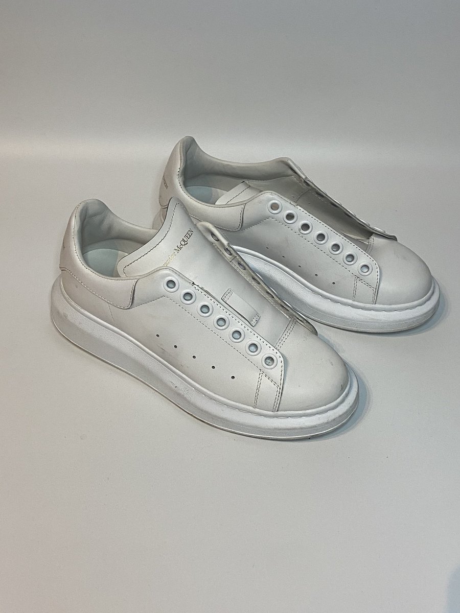 TrainerRefresh's tweet image. Step fresh with Trainer Refresh🧼💪🏽.      #step #refresh #fresh #trainers #sneakers #mcqueens #AlexanderMcqueen