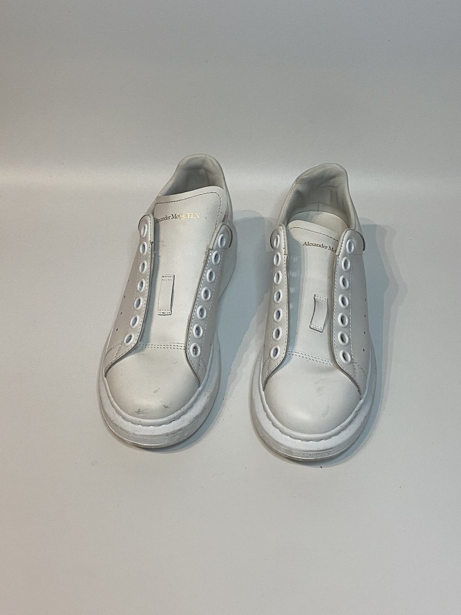 TrainerRefresh's tweet image. Step fresh with Trainer Refresh🧼💪🏽.      #step #refresh #fresh #trainers #sneakers #mcqueens #AlexanderMcqueen