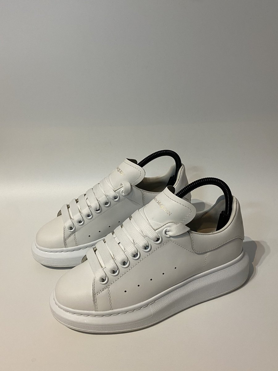 TrainerRefresh's tweet image. Step fresh with Trainer Refresh🧼💪🏽.      #step #refresh #fresh #trainers #sneakers #mcqueens #AlexanderMcqueen