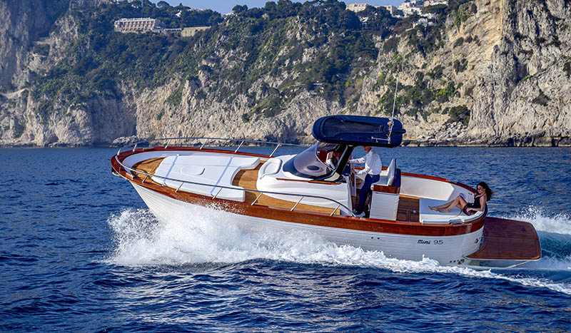 NauticaReport's tweet image. Successo del Libeccio 9.5 Walkaround di Gozzi Mimì
nauticareport.it/dettnews/news/…
#gozzimimì #libeccio95walkaround #gozzi #ValerioRivellini