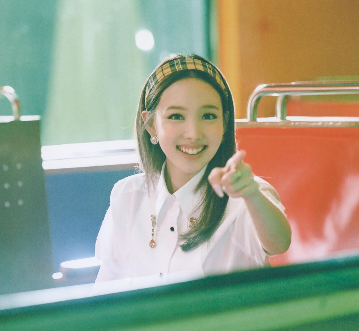 SCAN] TWICE MONOGRAPH EYES WIDE OPEN Nayeon (page 98, 99, 118, 119