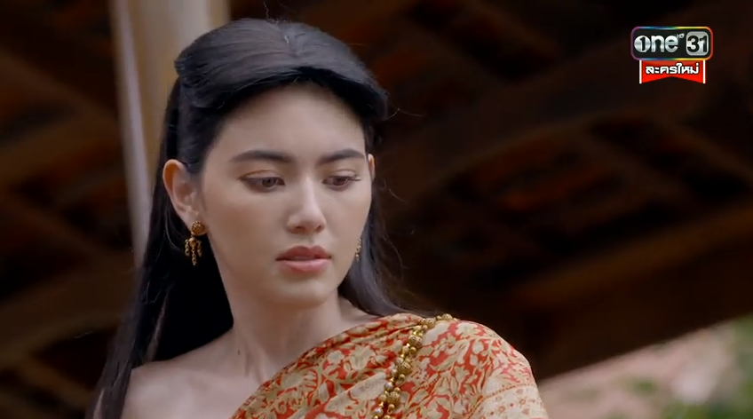 Raynuka_r's tweet photo. จูบสไบ ...อาลัยรัก
รั้งสไบ ...เพราะความหวงหา
สุดท้ายต้องตัดใจ 

ฉากนี้คือเจ็บแค่ไหนก็ยังคงรักเสมอ #วันทองep4 https://t.co/M6rfAYx1mI