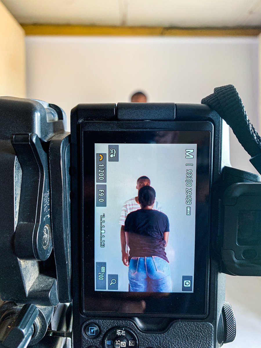godwin_okoruwa's tweet photo. my relationship with #photography
shoot = 🕺🏾🖤
edit = 🤦🏾😏
SLIDE 1 : test shoot with ALEX @ledmodelmgt
SLIDE 2 : #BTS a product shoot
_
#byGDWN #photographbyGDWN https://t.co/3PGvoJaFCI