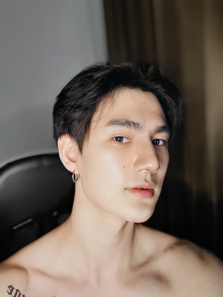 Hello, it's been so long. Thank you everyone na krub for supporting me from the beginning, since just a lil fetus (🤣), I really appreciated it krub! So now moving on forward in life, it's gonna be great. Hold on tight 😊❤️ #pavelphoom