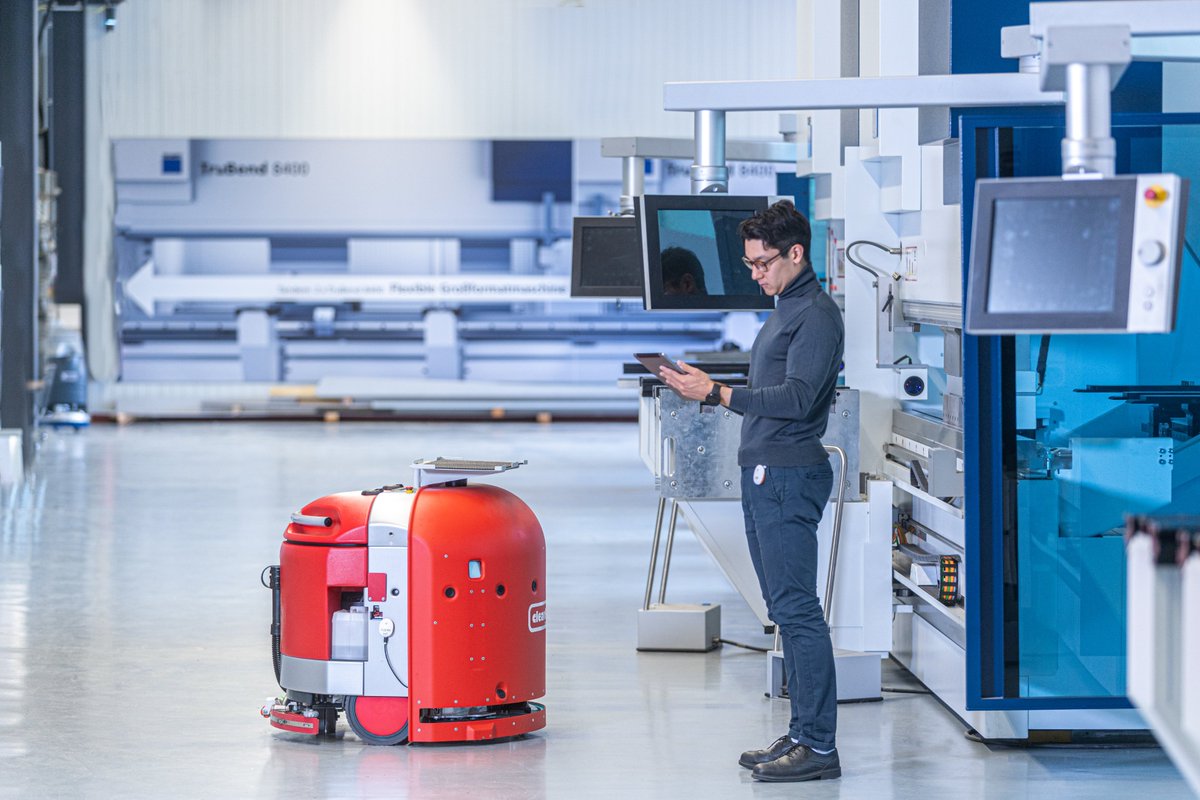 <a href="/omloxstandard/">omlox</a> 4 all! Thank you @Redaktion_BA for the highly informative article about the #locatingstandard omlox! Language: German #smartfactory #logistics #industry40 

beschaffung-aktuell.industrie.de/intralogistik/…