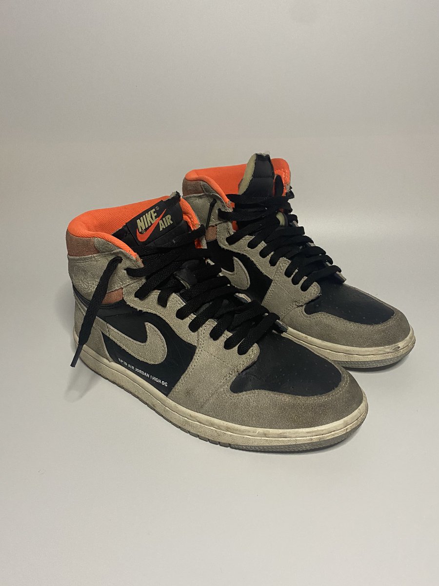 TrainerRefresh's tweet image. We guarantee to get your trainers fresh again💪🏽🧼. #stepfresh #fresh #refresh #sneakers #trainers #Jordan #jordan1