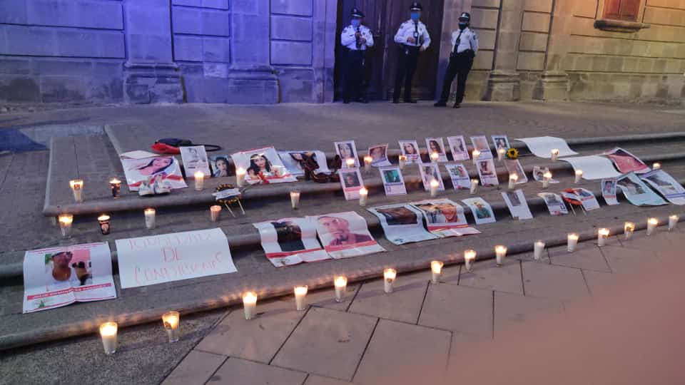 EncuentroTu's tweet photo. Buscamos a las que nos faltan, las que buscamos somos mujeres y buscamos con valentía y con amor.

Queremos familias completas en Guanajuato, queremos vivir en paz!
No más violencia en Guanajuato! https://t.co/8EmGmigxlK