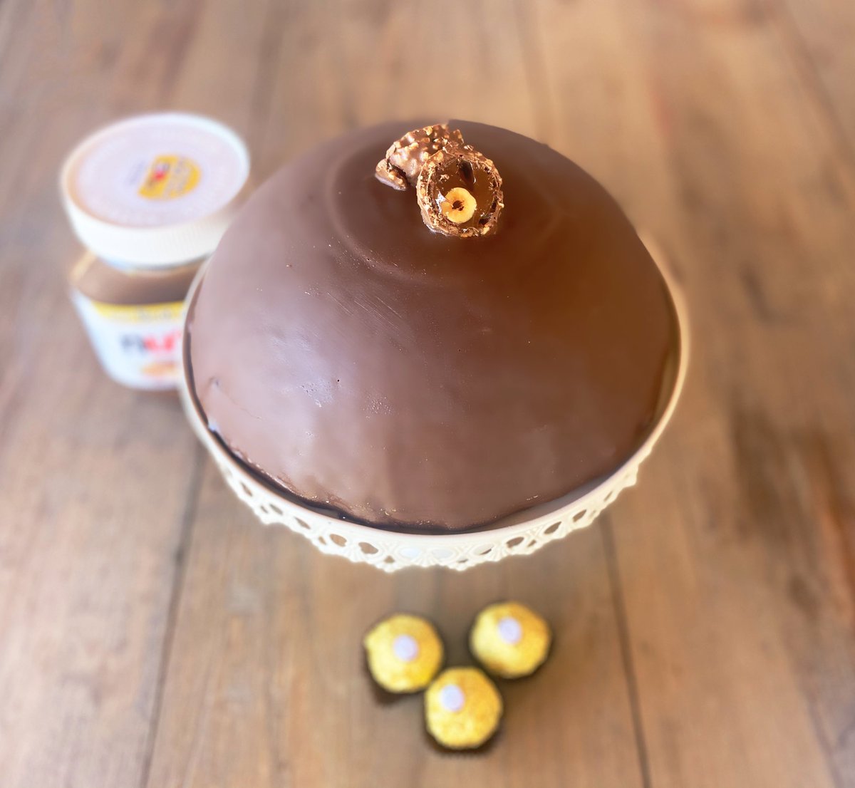 sweetspotpy's tweet photo. Torta Ferrero! 😍😍😍 https://t.co/hGf73ErB7y