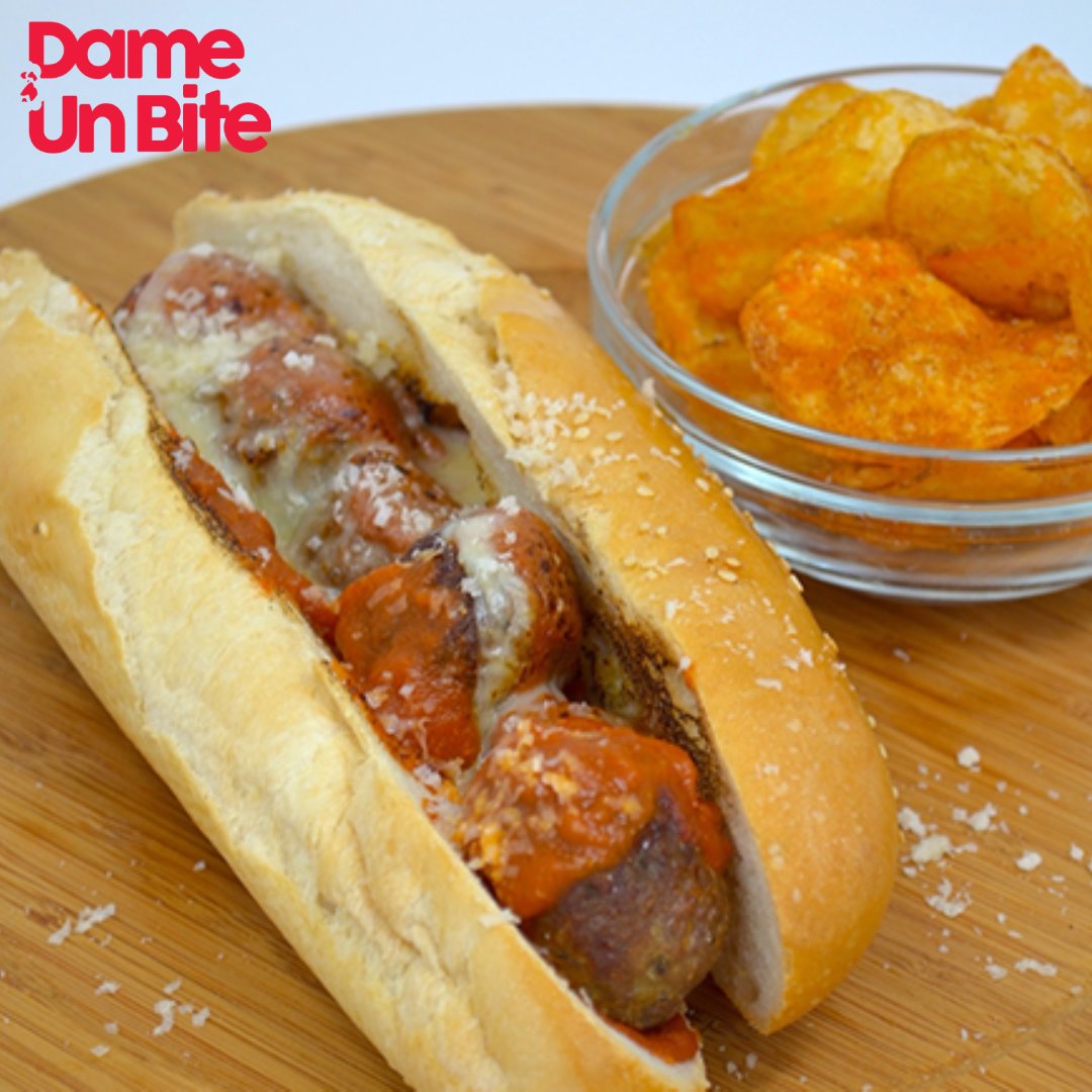dameunbite's tweet photo. ¡Feliz Día Nacional de la Albóndiga! 😃 Celébralo con este Meatball Sub de @thesandwichlabpr con albóndigas en salsa marinara, parmesano y provolone. 🤤 ¡No te arrepentirás! 🤳🏼 Búscalo en el app #Carolina #DameUnBite #TheSandwichlab #MeatballSub #NationalMeatballDay https://t.co/sVMQ8LarKS