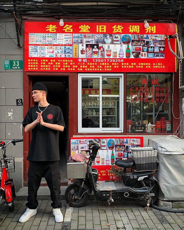 YetiOut's tweet image. Lucky Pendant Tee and Long Sleeve available now....

yetiout.com/shop