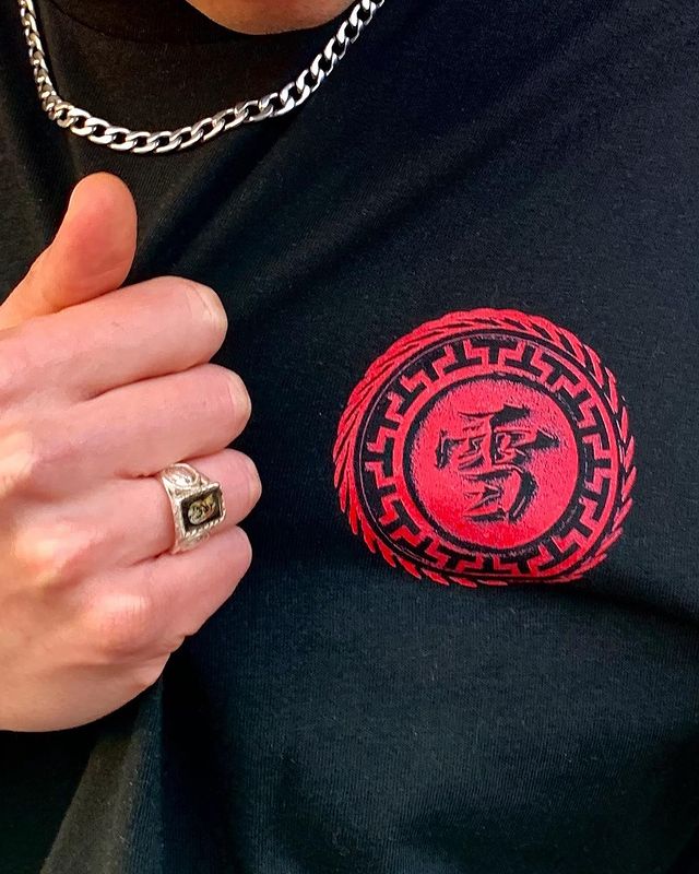 YetiOut's tweet image. Lucky Pendant Tee and Long Sleeve available now....

yetiout.com/shop