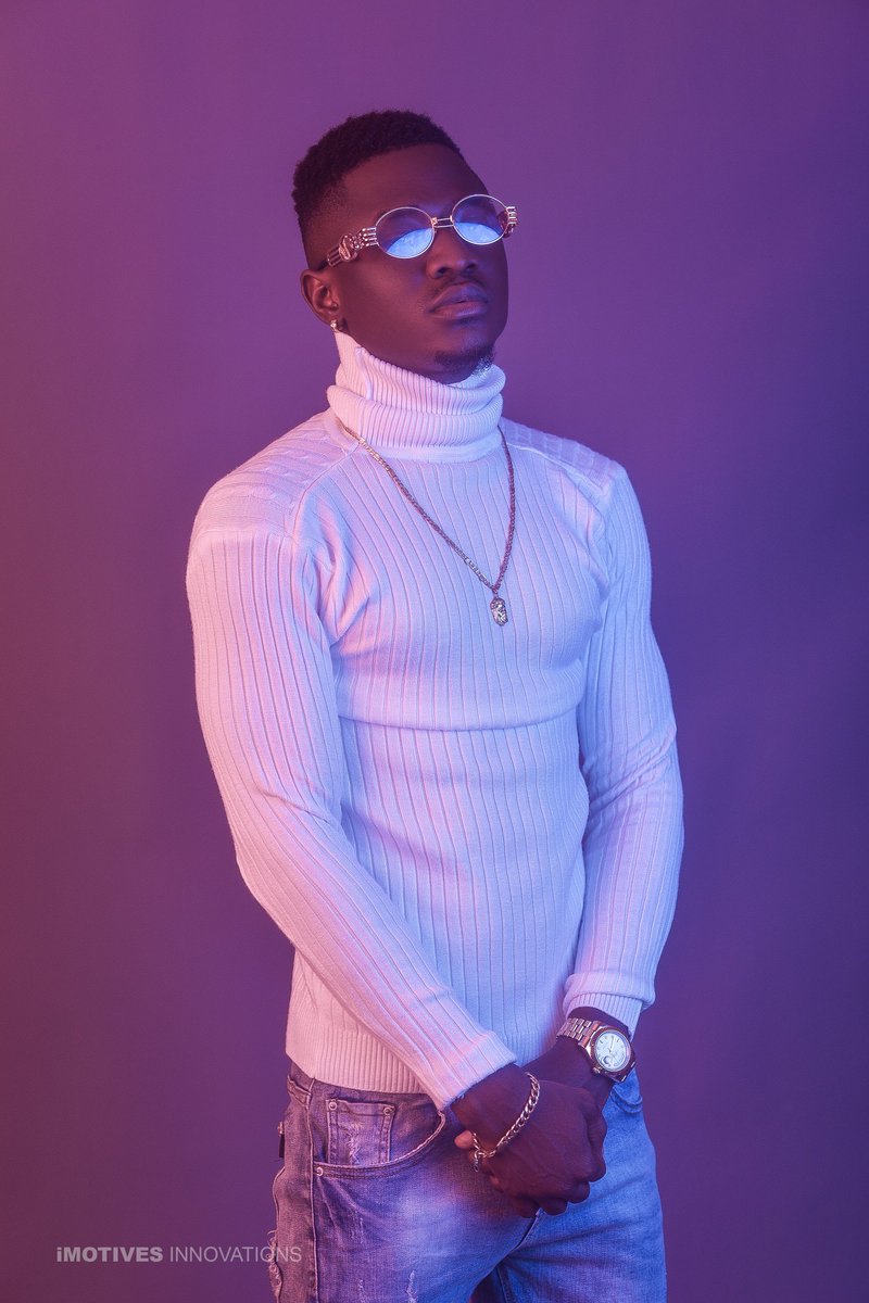 tosintimbrel_'s tweet photo. E choke abi e no choke? 
📸 @iMOTIVESinn
Artiste: @yng_lloyd https://t.co/F66uxFi7ON