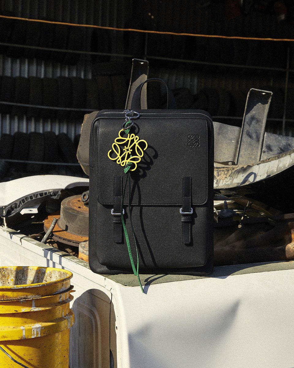 LOEWE on X The Military backpack in soft grained leather. https t WkdYUnc4LN LOEWE LOEWEgifts https t AidakmMsrz X