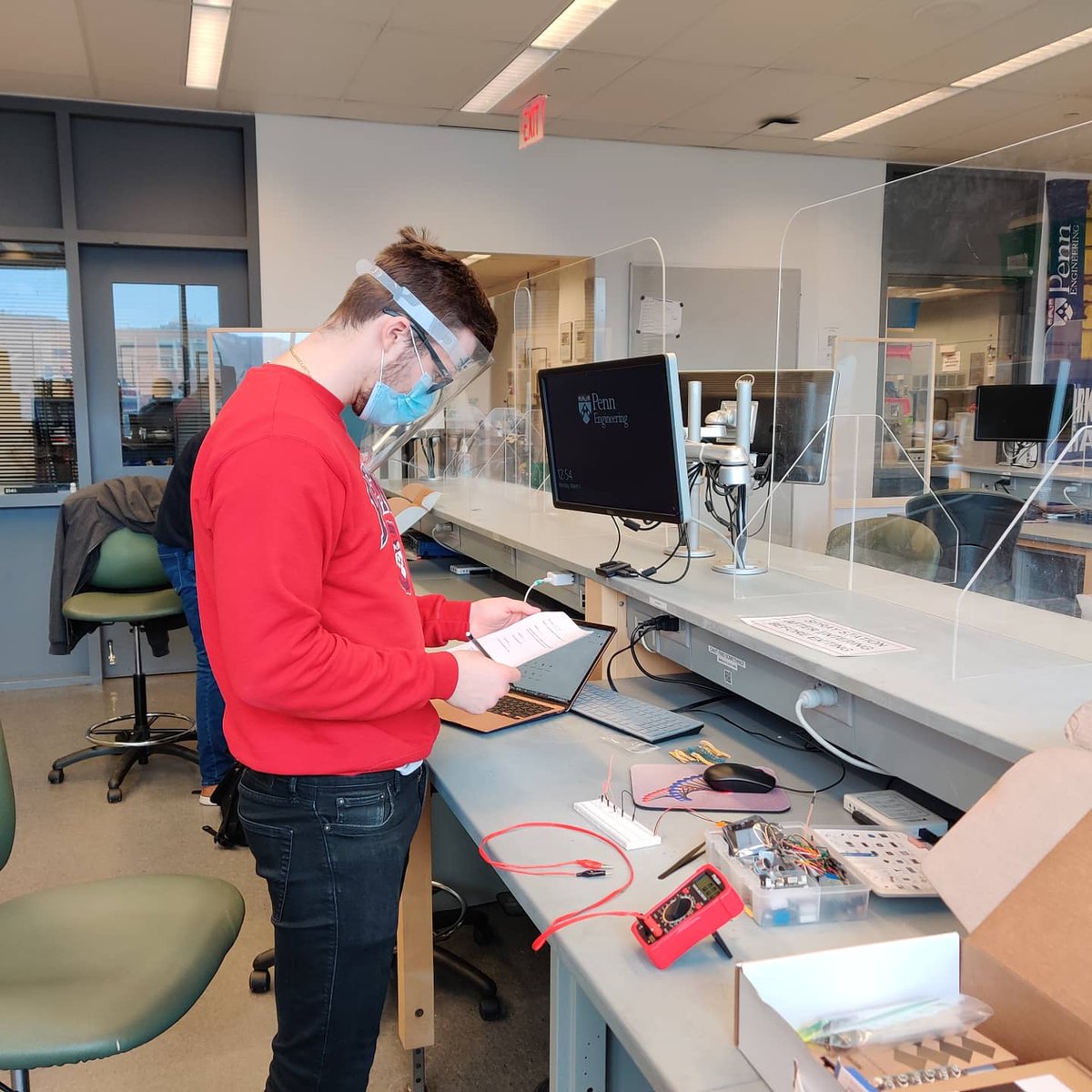 PennBElabs's tweet photo. Spectroscopy lab! Students building their own spectrophotometers.
#PennBElabs #PennEngineering #PennBioengineering #biomedicalengineering #bioengineering #innovation #InventingTheFuture #MakerSpace #BioMakerSpace #LearnDesignInvent https://t.co/nVNTYxB22z
