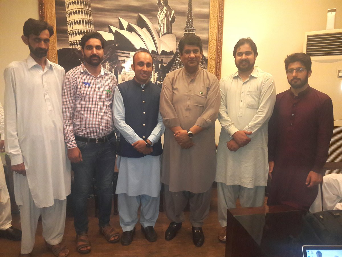 Muhamma48278669's tweet photo. مسلم لیگ(ن) کے دو نعرے ہیں
" ووٹ کو عزت دو " اور " وزیراعظم نوازشریف "
#LionessIsBack 
@AyeshaRajabAli1 @Abidrazakotla @MaizaHameed @saadimugl @WaleedAsifButt1 @TahirMughalPml1 @IkramMughal86 @ZeshanMalick @Atifrauf79 @TahirButtPmln5 @Abadali123 https://t.co/XBrMZhqcIr