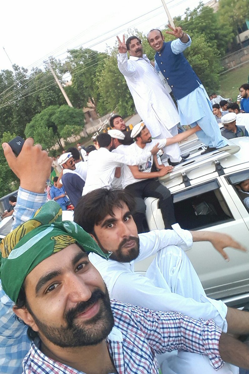 Muhamma48278669's tweet photo. مسلم لیگ(ن) کے دو نعرے ہیں
" ووٹ کو عزت دو " اور " وزیراعظم نوازشریف "
#LionessIsBack 
@AyeshaRajabAli1 @Abidrazakotla @MaizaHameed @saadimugl @WaleedAsifButt1 @TahirMughalPml1 @IkramMughal86 @ZeshanMalick @Atifrauf79 @TahirButtPmln5 @Abadali123 https://t.co/UQ00EKsCRg