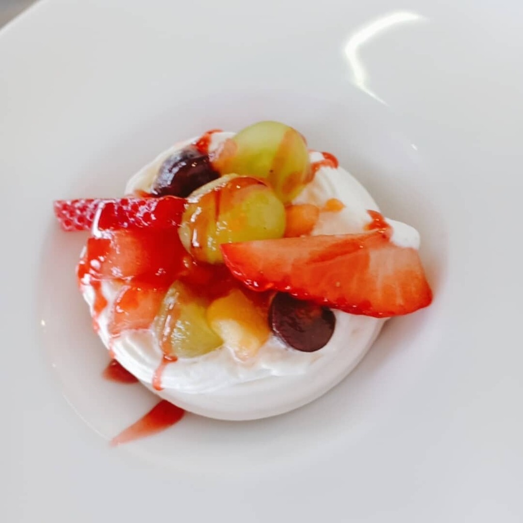 1gastronomy's tweet photo. #pavlova

#merengue with #pastry #cream and #fresh #fruits

#gastronomy #gastronomynetwork https://t.co/KEXG1fnFdh https://t.co/PTIPzJiJ4L