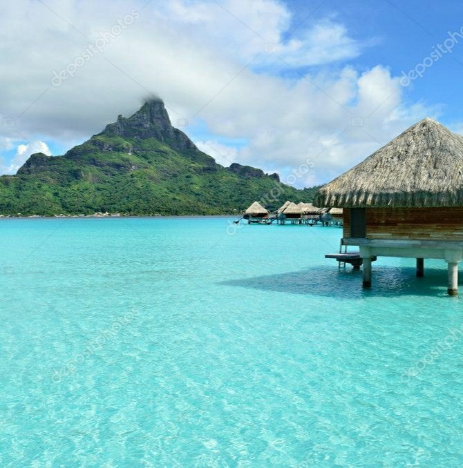 notprinceandrew's tweet photo. What Nicki Minaj song you will play here? 🌴🌊 https://t.co/YlUQJdyNbl
