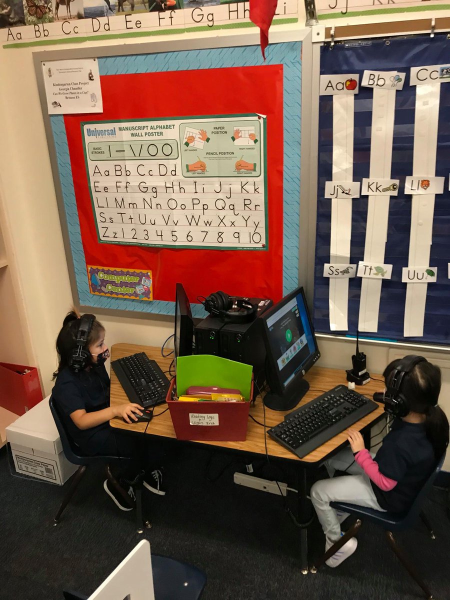 FortWorthISD's tweet photo. Pre-kínder es el grado más importante para comenzar el éxito de sus hijos. ¡La inscripción a #FWISDprekínder comienza 1 de abril! Visiten https://t.co/AEFzevNJHr para más información. https://t.co/B4ftDNgfGS