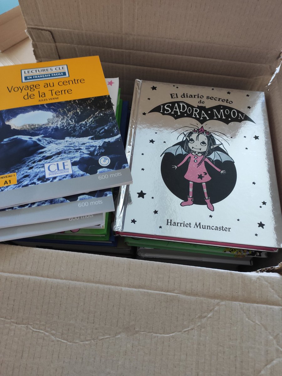 CeipRaza's tweet photo. Ya están llegando los nuevos fondos de la #bibliotecaescolar. Pronto, nuestro alumnado podrá disfrutar de colecciones actuales para motivarlos en la #lectura. #ceiplarazainforma #micolemola https://t.co/AeDaBqpVsy