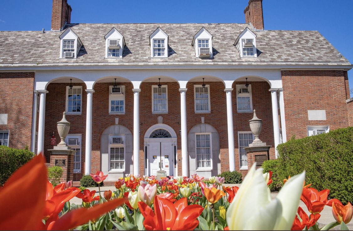 E. Moore Hall with these 3💓 <a href="/Dance_WVU/">WVU Student Dance Association</a> <a href="/WestVirginiaU/">WVU Mountaineers · Let’s Go!</a>
