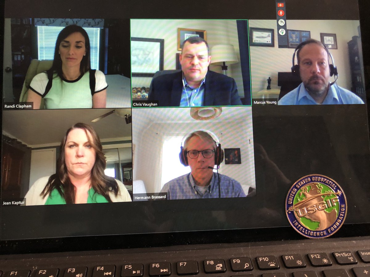 tara_mott's tweet photo. Listening in on the USGIF #GeospatialMetaverse on 3D GEOINT/ModSim! Get those #GeoHunt codes and this USGIF coin could be yours!!! Ready to hear from @_ChrisJAndrews of @Esri in the next hour for last panel of the day! Registration is still open! https://t.co/jTj1d9aCe5