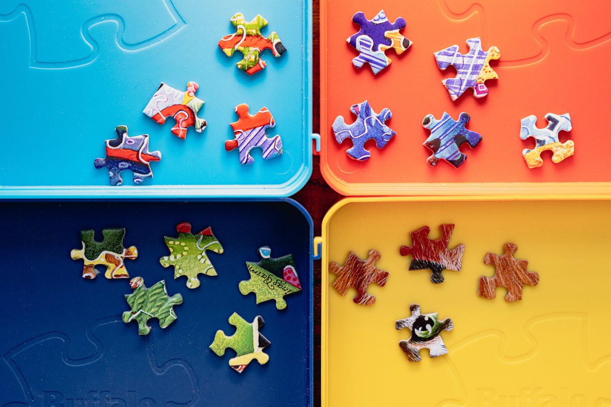 buffalopuzzler's tweet photo. π Piece to the left. Piece to the right. Sort it out now y'all! Make puzzling easier with our Jigsaw Pro Puzzle Sorting Trays π₯
#puzzles #jigsawpuzzles #puzzleaccessories #sortingtrays #organize https://t.co/VC0VnVtBe0