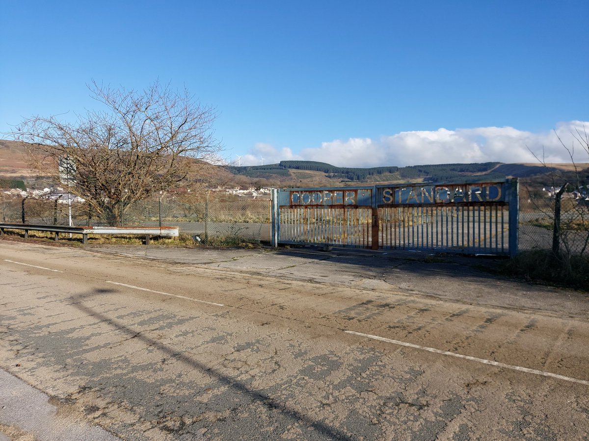 HuwJDavidCC's tweet photo. 👷‍♀️ Plans published today for crucial @ccrcitydeal £3.5m investment to unlock Maesteg's 20-acre brownfield Ewenny Road site

🚈 New Park &amp; Ride facility

👩‍💻 New Enterprise Hub for local small businesses 

🏡 186 new homes

🌱 New public open green space https://t.co/Qbph5m1K7g