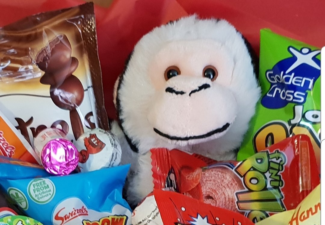 HugBoxUK's tweet photo. Make someone SMILE with a cheeky Monkey Hug Box 🐵 https://t.co/YkHv0UttMr #ThinkingOfYou #Birthday #Thanks #Free #Personalised #Message #Gift #celebrate #GetWell #sorry #ThankYou #smile #Congratulations #monkey #hug #Love #missyou #goodluck #pressent #cuddle #family #memories https://t.co/A39xjrfMkw