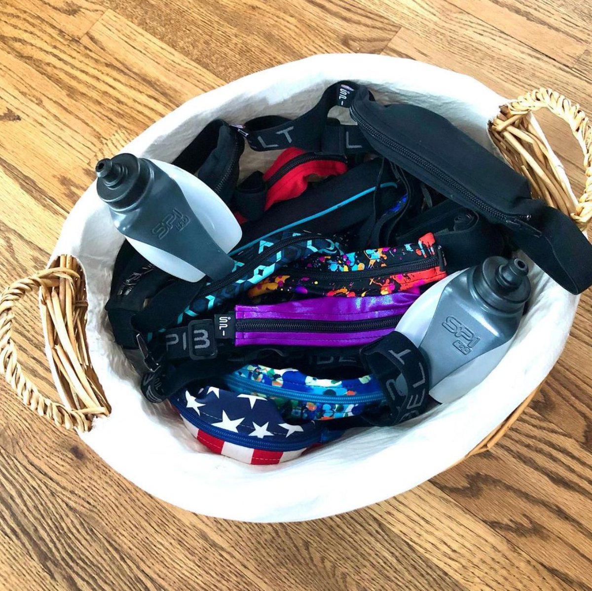 SPIBELT's tweet image. How many SPIbelts do you have?! SPIbelt ambassador, Linda, keeps her collection nice and organized in a basket! 🙌 

📷 : @theaccidentalmarathoner

#SPIbelt #SPIbeltAmbassador #KeepItOrganized #Collector #RunningBelt