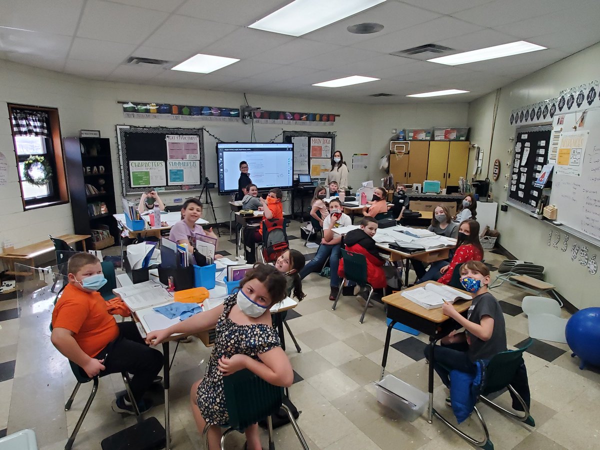 milliken1997's tweet photo. I was late to the 'fossil party' in @jessicalong2015 3rd grade class.
I am glad they shared what they created. #fossil #drytime
#STEMculture https://t.co/y7XowNzxiH