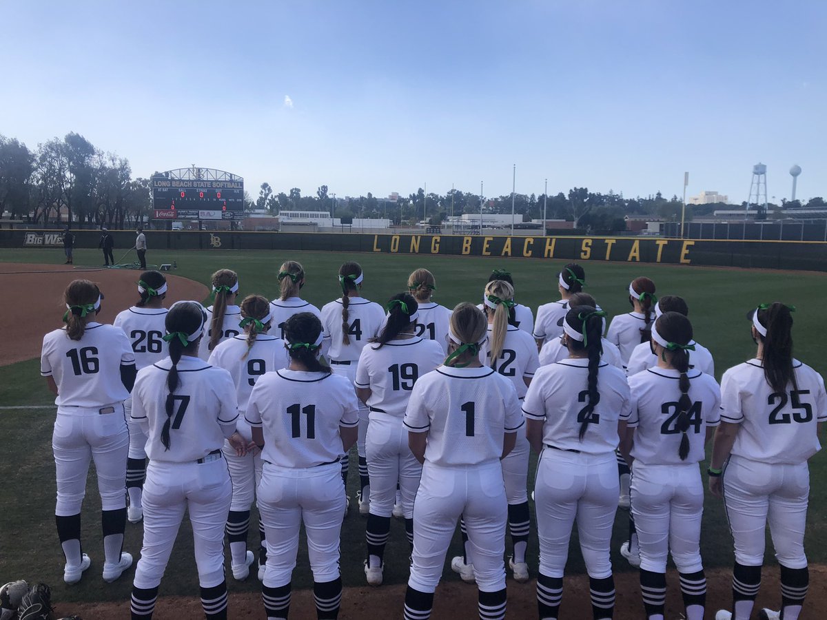 LBSUSoftball's tweet photo. @16tmoney  @fullerton_SB No one fights alone. Sending our Prayers  and Love your way. #TaylorStrong #Pray4Tay https://t.co/DE6FA3GM9K