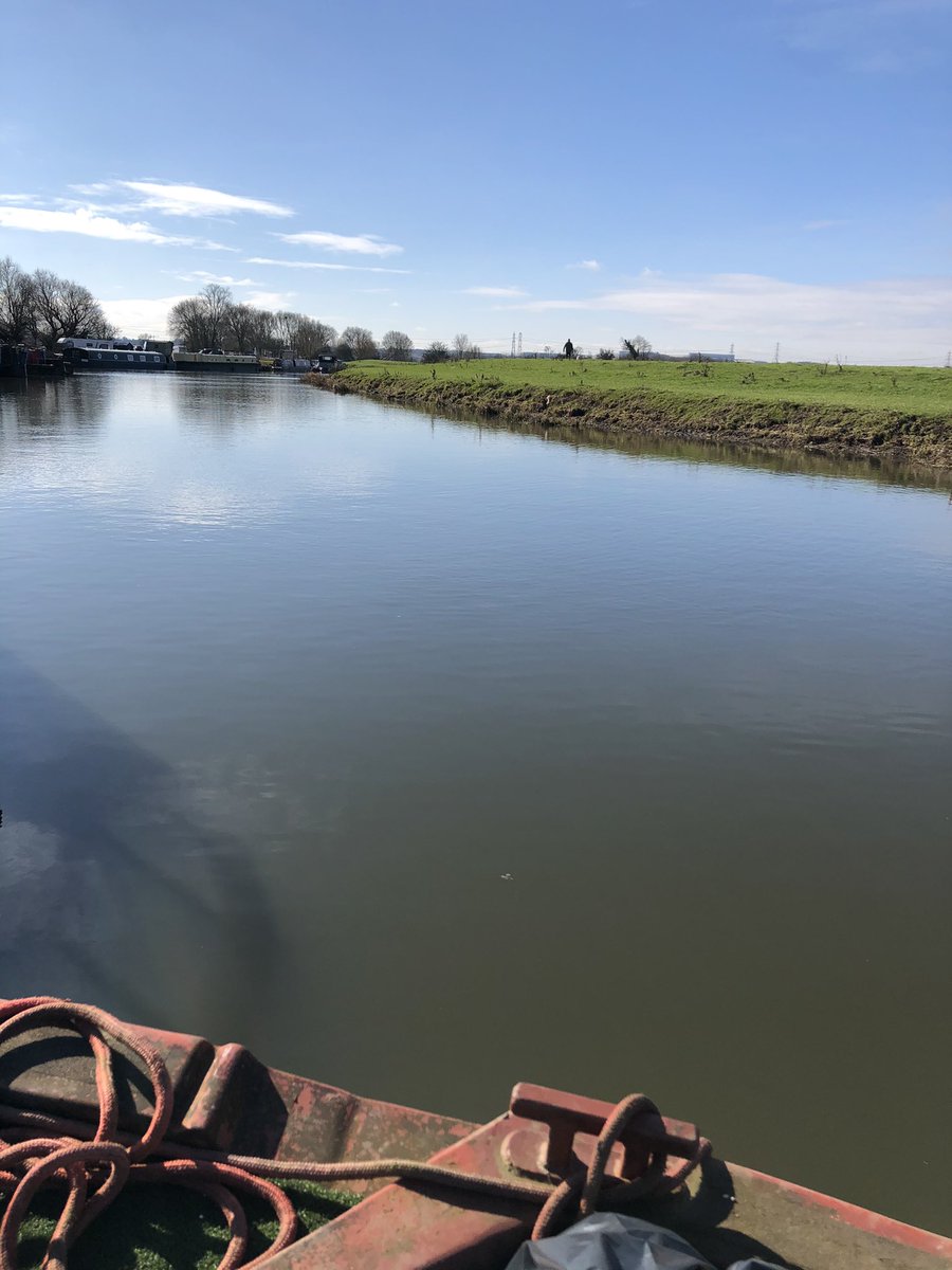 You don’t have to live on land to be seen by a Community OT! Today I was out on the water visiting a house boat resident. This is what I love about my job...supporting people to live well within their environments whatever shape that may take 💚 #no2daysthesame #chooseOT