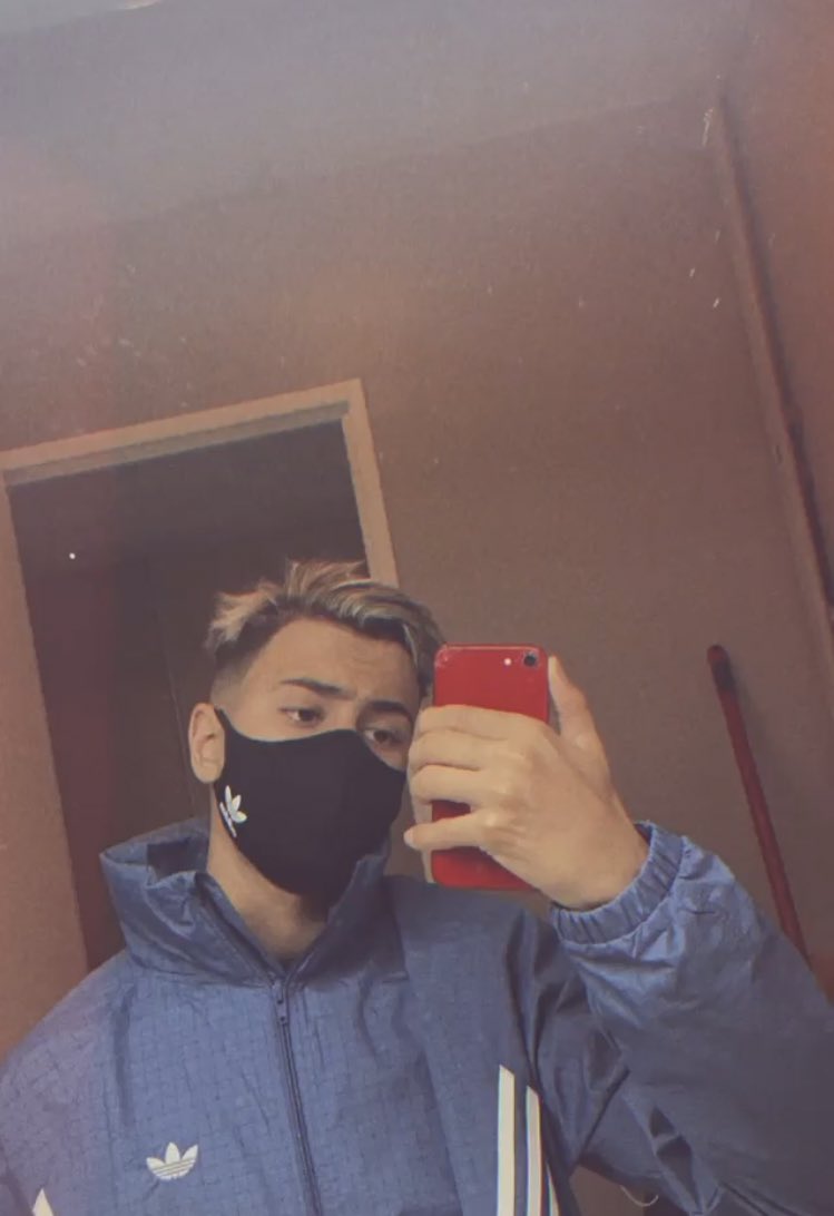 nonodubendoo's tweet photo. Après 2 millions vu adidas qui m’envoie des sappe Sah j’ai juste lancé une duo comble je comprend rien ❤️❤️❤️❤️ https://t.co/my80LNPPNO