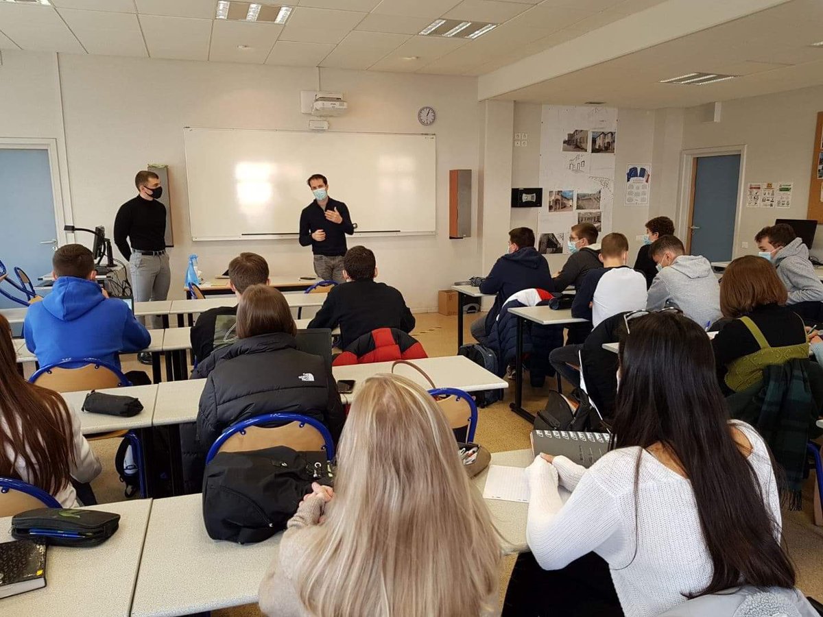 DAGE6768's tweet photo. Merci au @LRibeaupierre pour leur accueil ! Nous sommes très heureux d’avoir pu reprendre les interventions en présentiel 👨‍🎓👩‍🎓 https://t.co/kut1WSxvWR