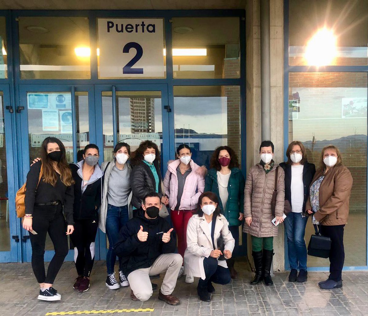 Empiezan las #VacunasCOVID19 en <a href="/micoledefatima/">micoledefatima</a> poco a poco más cerca del fin.