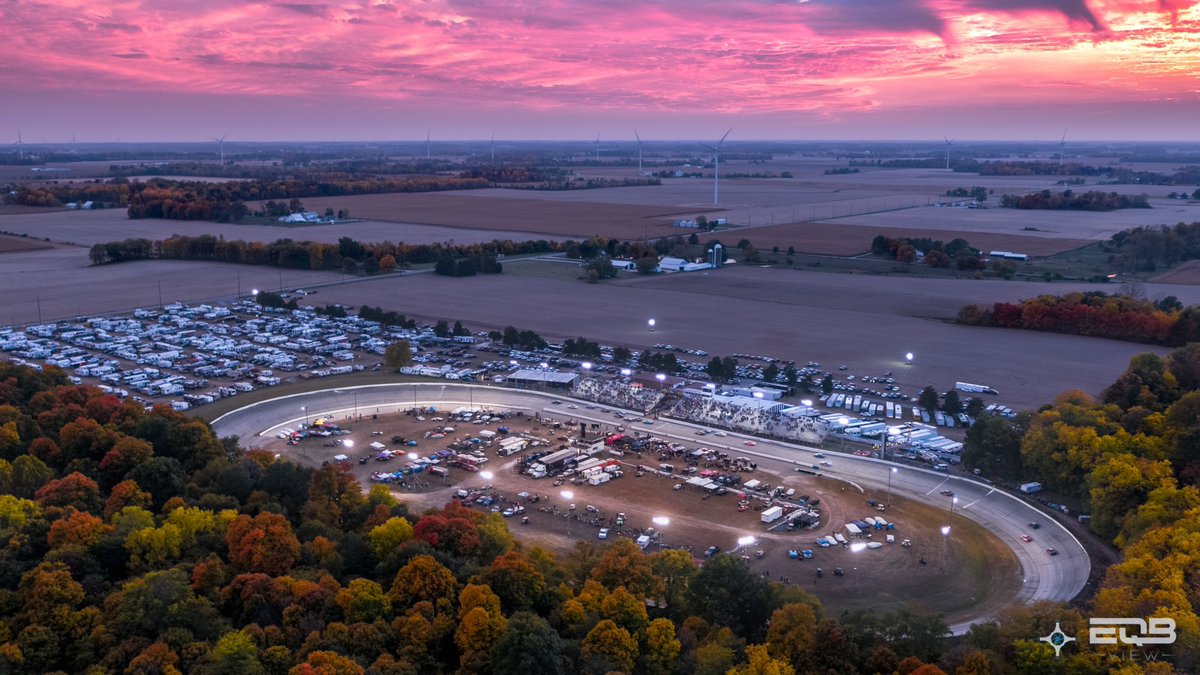 FastestHalfMile's tweet photo. Two Months ✌🏼  

The 2021 season begins in just TWO months from today. 

The season will kick off with the @USACNation Silver Crown at the Fastest Half Mile on May 9th. 

Don’t miss it. 

🎫: https://t.co/YDv7Pjnco4 https://t.co/8PhQwJYFo4