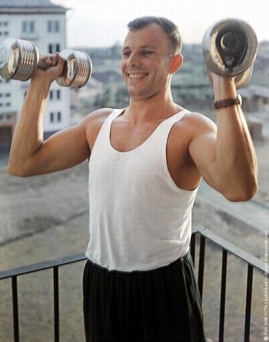 Happy Birthday Yuri Gagarin. 
Bugün uzaya giden ilk insan Yuri Gagarin in do um günü. 
