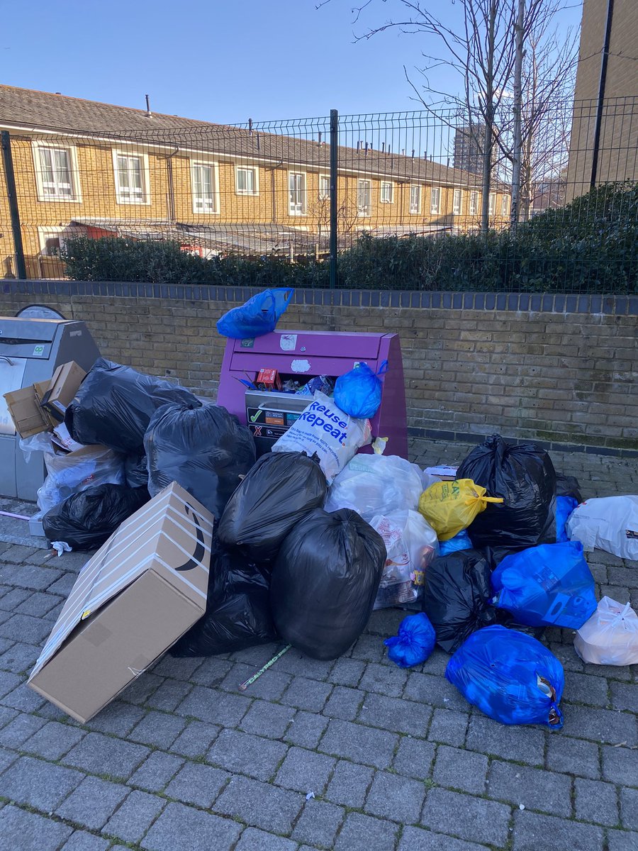 Crixy_5's tweet photo. @TowerHamletsNow When will Pedley Street ever be clean? New flats built, high taxes &amp; we have to live in a mess? Shoreditch &amp; Bethnal Green area gets cleaned why miss out Pedley Street? Please help. One bin area is blocked, cannot live like this!!! Send someone #cleaneastlondon https://t.co/0A063aQJTg