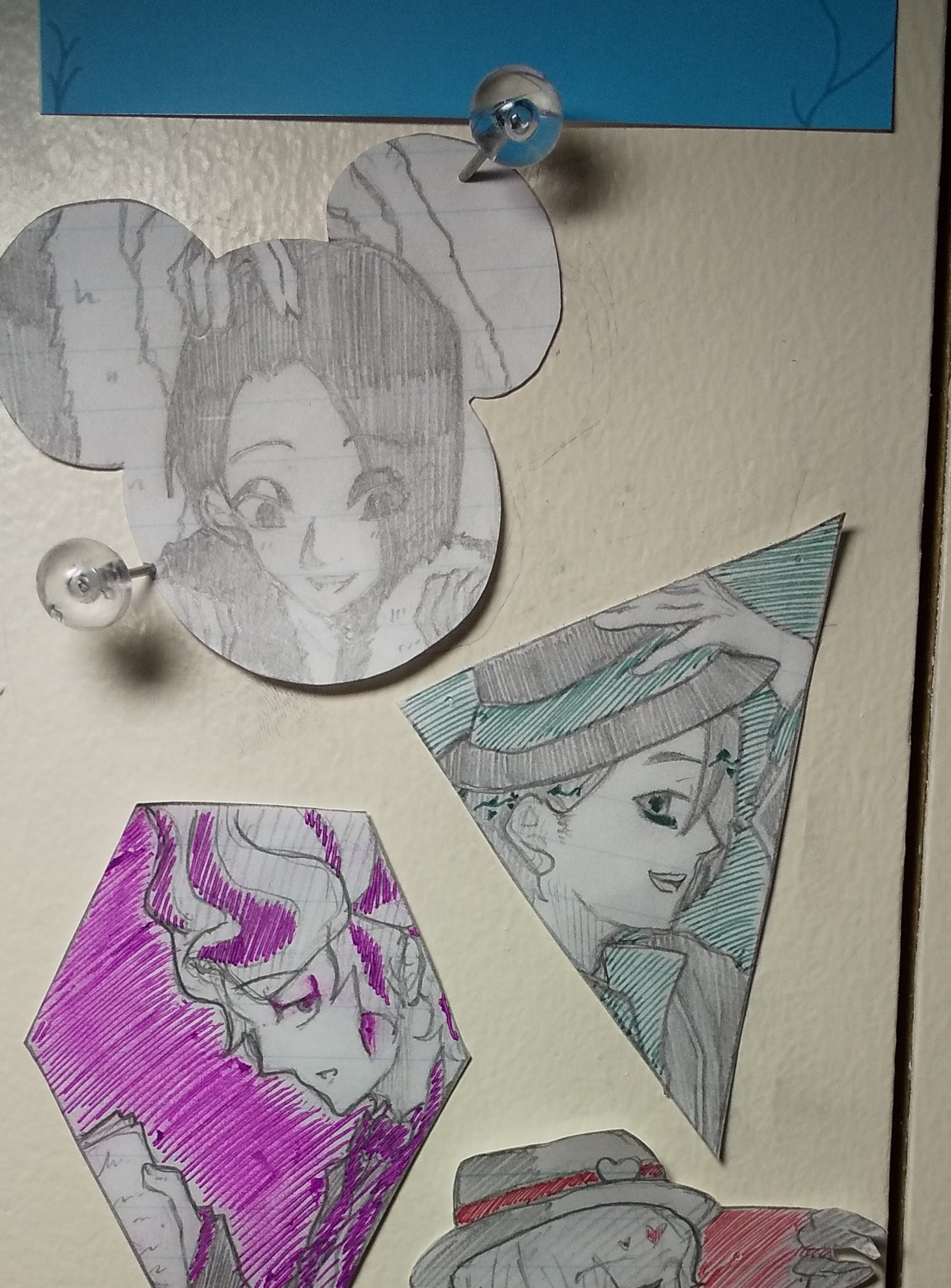 殿上優士 急だけど寝る前なので投下しとこ 暇だったので学校で描いたシリーズ のぞく 落書き アナログイラスト 手下 ダルメシア 鏡で繋がるワンダフルな仲間たち クルエラ様といつでもいっしょ メンズヴィランズ大集合 T Co