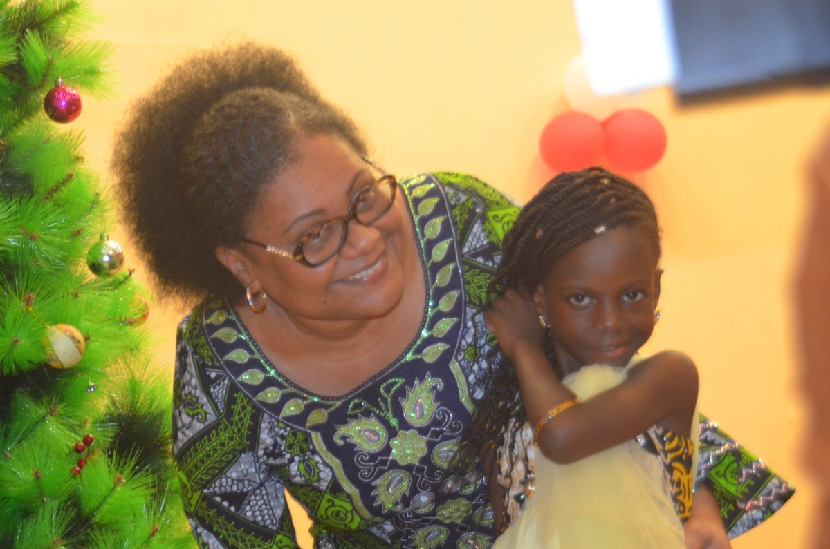 C'est avec maman <a href="/TognifodeV/">Véronique TOGNIFODE</a>  que je dis merci à toutes les femmes battantes d'Afrique et du monde. Soyez toujours nos exemples aux quotidiens.
<a href="/SemeCity/">Sèmè City</a>  <a href="/ab_benin/">Blogueurs du Bénin</a>  <a href="/euphrosine123/">Marie Euphrosine OGOUTEIBO</a>  <a href="/bjlaurenceau/">barbara laurenceau</a>  <a href="/gouvbenin/">Gouvernement du Bénin 🇧🇯</a>  <a href="/HRP_ONG229/">Human Rights Priority</a>  <a href="/ZEYNABABIB7/">ZEYNAB ABIB</a>  <a href="/RFI/">RFI</a>