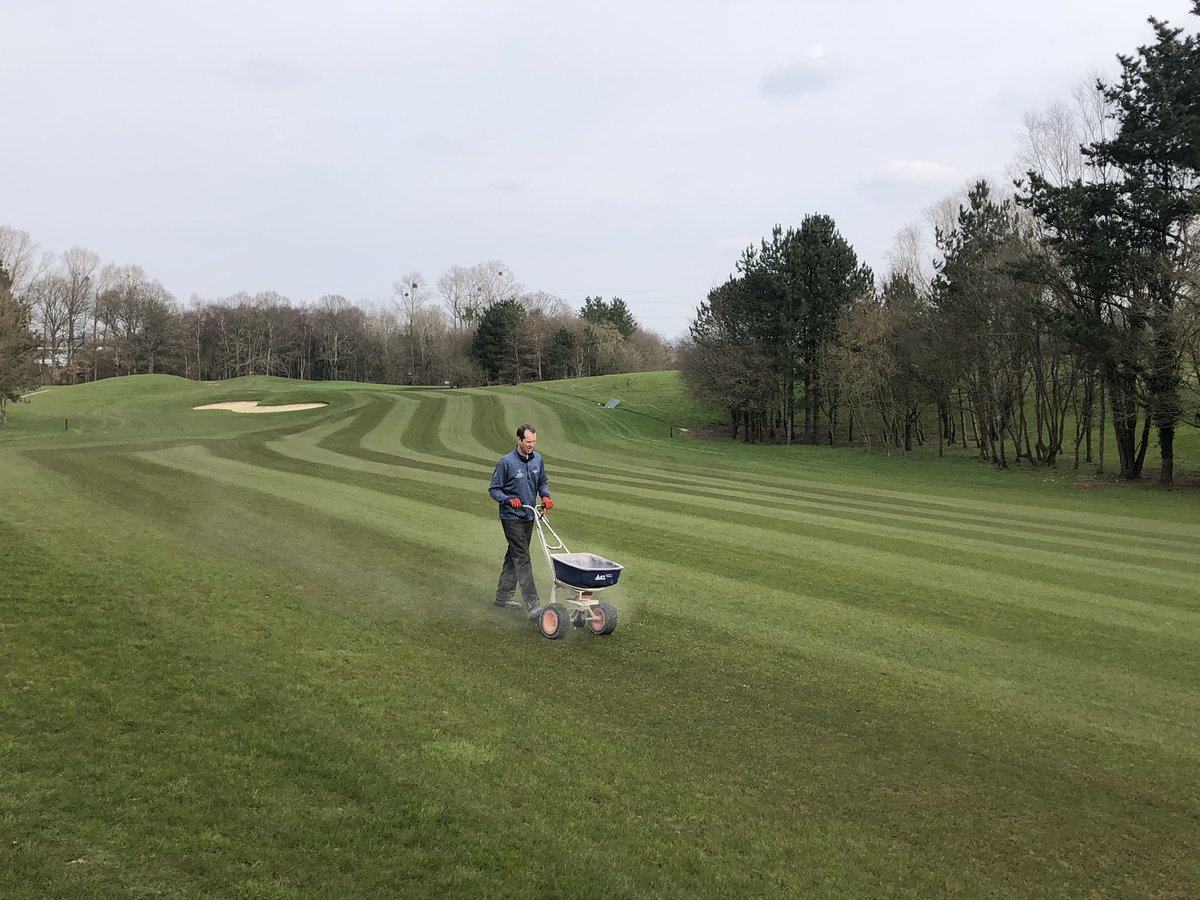 A few steps have been put in the last couple of days applying a granular feed to the fairways <a href="/BoundaryLakes/">Boundary Lakes Golf Course</a> I think it’s safe to say it will be washed in nicely tomorrow. All starting to come together nicely now 😊