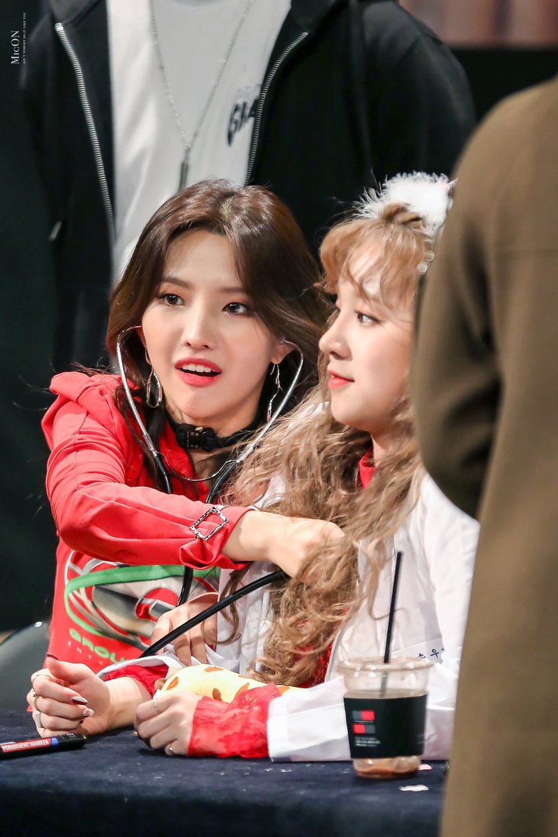 timetosoyeon's tweet photo. 190310 팬싸
#전소연 #SOYEON https://t.co/txNX8FWPdL