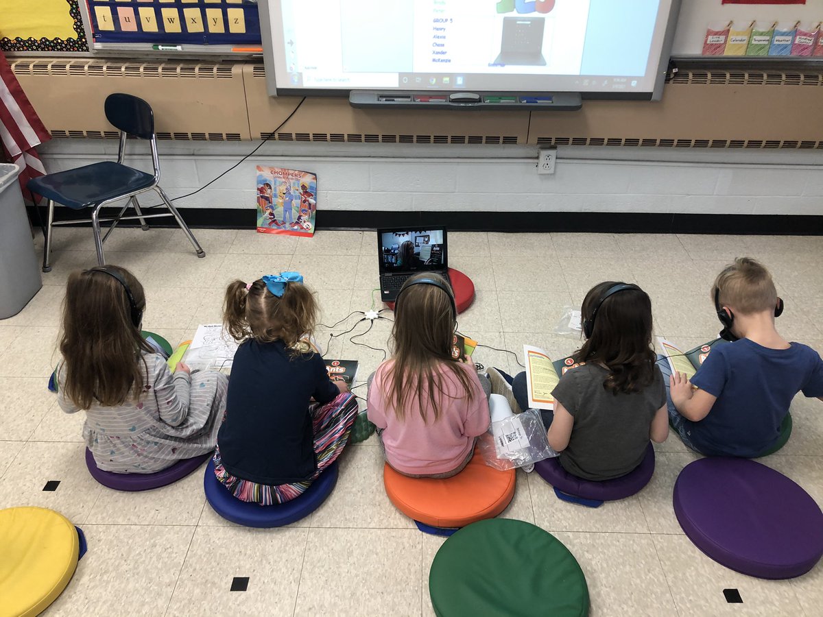 MrsMaheuKdg's tweet photo. Thank you, Dr. Moran, for reading a nonfiction book about ants for our listening center this week while we learn about animal habitats! ππβ€οΈ@TopperNotchEd @ChardonSchools #WeAreChardon #CLS #MapleK #TinyToppers https://t.co/YUtugTUmM4