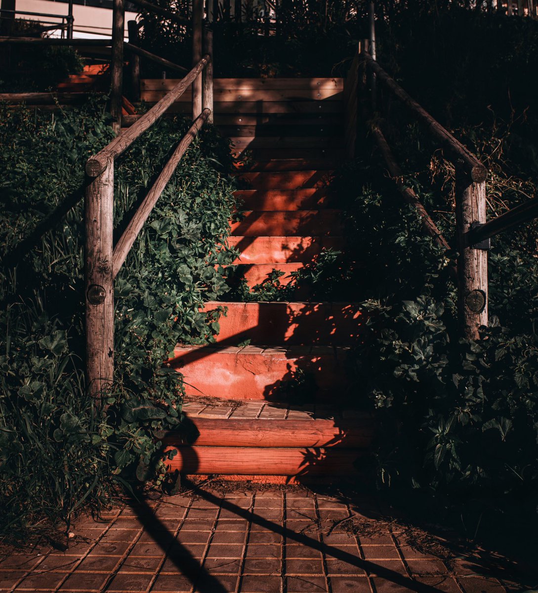 PVozinakis's tweet photo. There is no elevator to https://t.co/zcXeiZVDRs have to take the stairs.
#visitgreece #crete #pic #picoftheday #colors #sunrise #light #capture #eyshotmag #streetphotography #street #streetinternationalphotography #omt_street #road #city #wiseadvanced #streelight https://t.co/dFXJCCYLWG