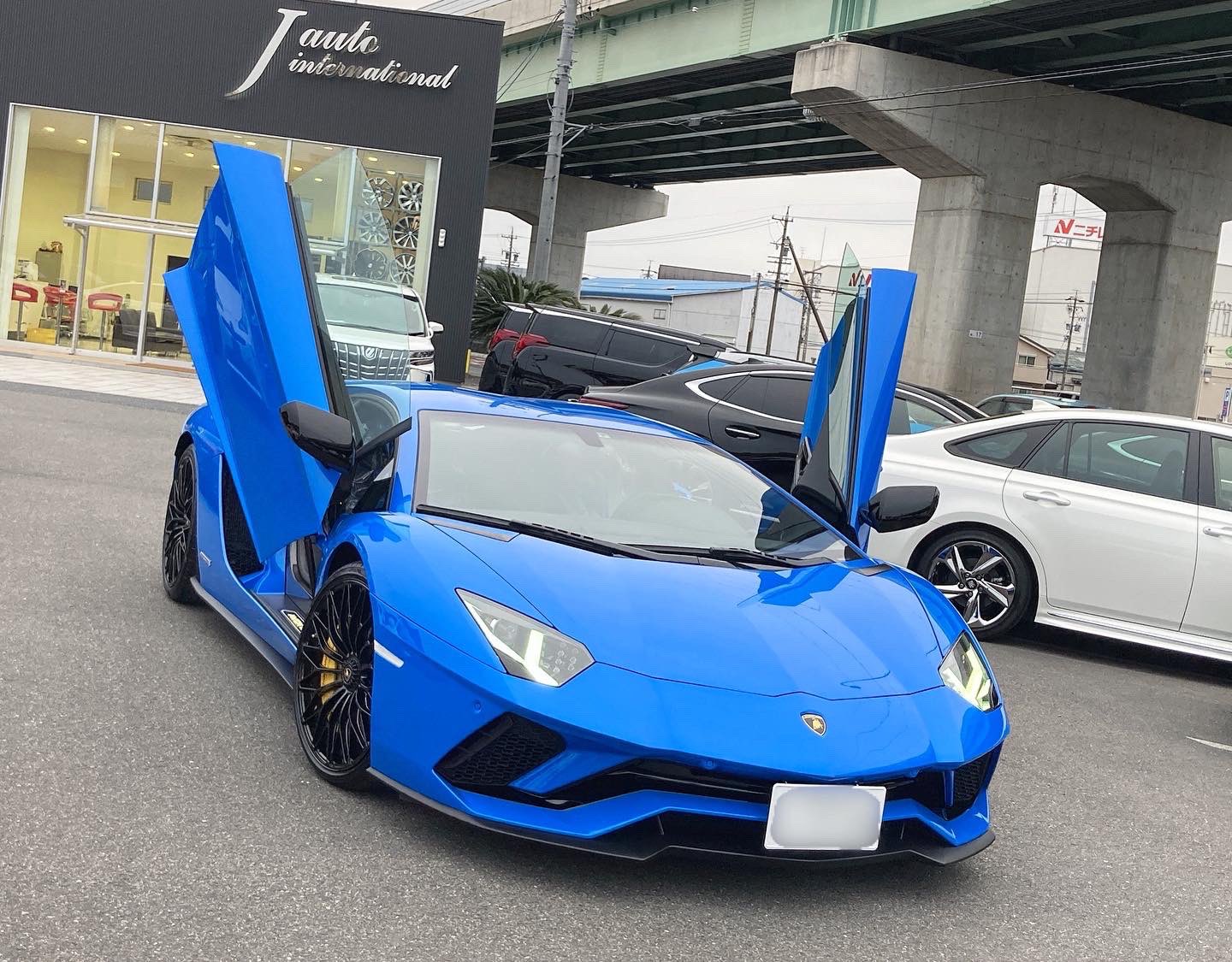 川口貴史 ランボルギーニ アヴェンタドールs 無事に納車しました 車屋歴18年でここまで気を使った車はキミが初めてだよ Ww ランボルギーニ アヴェンタドール 納車 記録更新 4500万円オーバー 車探し ｊオート T Co Zmo3qtchll Twitter